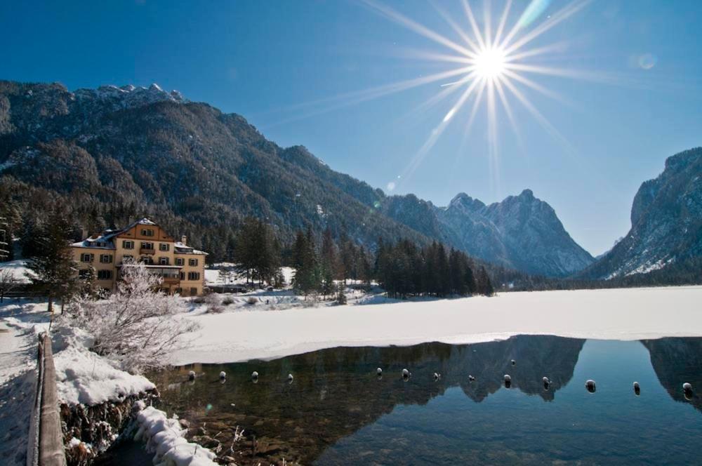 Hotel Baur Am See Dobbiaco Esterno foto